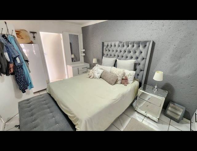 2 BEDROOM TOWNHOUSE FOR SALE IN BASSONIA